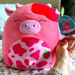 *RARE* CALYNDA Squishmallow - 12 inches of 🍓🐮 Cuteness ✨✨✨ MINT Condition